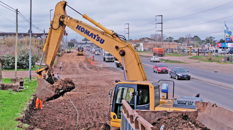 Alte Brown avanza junto a la Provincia con la construcción de nuevas colectoras sobre la Ruta 4 Alte Brown avanza junto a la Provincia con la construcción de nuevas colectoras sobre la Ruta 4