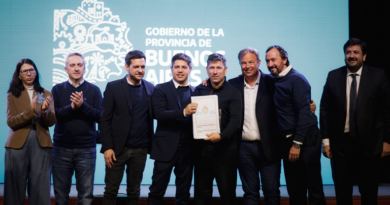Kicillof y Cascallares inauguraron un Centro Integrador Comunitario y entregaron 1500 escrituras a vecinos de Alte Brown Kicillof y Cascallares inauguraron un Centro Integrador Comunitario y entregaron 1500 escrituras a vecinos de Alte Brown