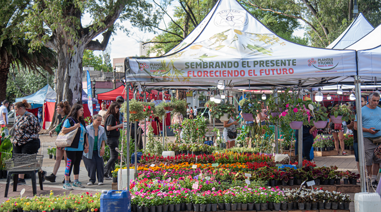 20260807 vivero11 Expo Vivero a la Plaza Guillermo Brown