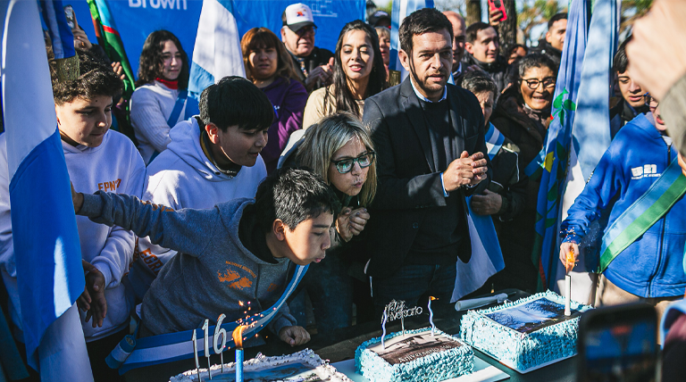 El Municipio celebró el 116° aniversario de Longchamps, localidad que crece sumando obras históricas El Municipio celebró el 116° aniversario de Longchamps, localidad que crece sumando obras históricas