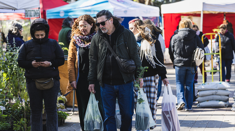 Una multitud disfrutó en la Plaza Brown de la “Expo Vivero”, que continúa en esta jornada de domingo