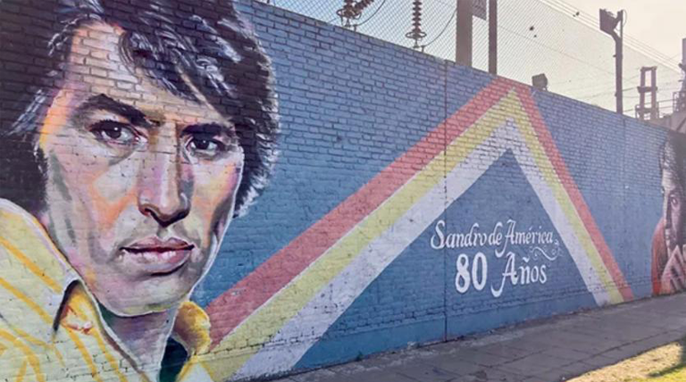 Almirante Brown: emotivo homenaje a Sandro a 81 años de su nacimiento
