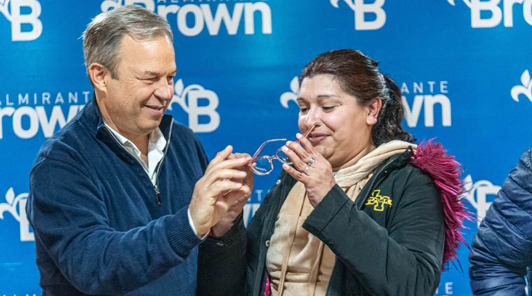 20260821 BROWN ANTEOJOS operativo gratuito de consulta oftalmológica