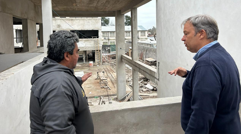 Cascallares recorrió los avances de la obra del nuevo edificio de la Escuela Secundaria N° 26 en Glew 1 20260825 escuela 26 Escuela Secundaria N° 26 en Glew