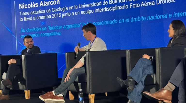 Del aula a la startup: la propuesta de la UIT 2 20260831 uit panel propuesta de la UIT