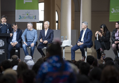 Kicillof encabezó el cierre del congreso de juventudes Kicillof encabezó el cierre del congreso de juventudes