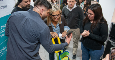 El Municipio reconoció a un docente y a alumnos de Claypole que fabricaron una silla de ruedas con impresión 3D El Municipio reconoció a un docente y a alumnos de Claypole que fabricaron una silla de ruedas con impresión 3D