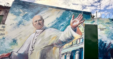 El Municipio comenzó a pintar murales para darle la bienvenida al Papa León XIV