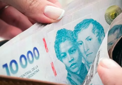 Salarios en picada: dos de cada tres argentinos agotan sus ingresos el 20 de cada mes