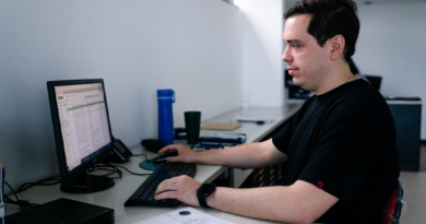 Universidad, Municipio e industria articulan oportunidades de empleo en Almirante Brown
