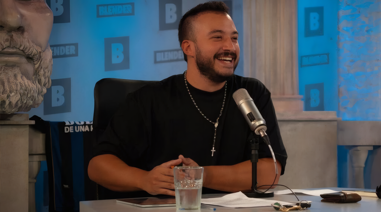 Tomás Rebord llega a la televisión abierta con un ciclo dominical en América TV Tomás Rebord llega a la televisión abierta con un ciclo dominical en América TV